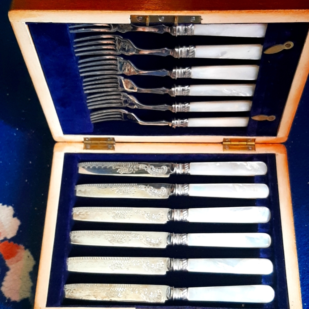 English mother of pearl dessert set boxed